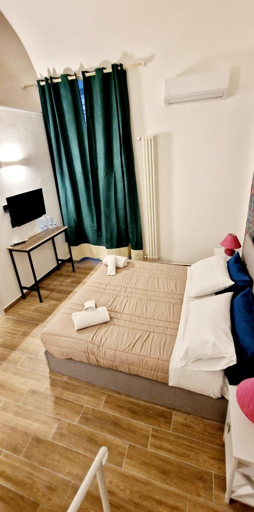Tribunali Platamon Neapol Pokoj fotografie